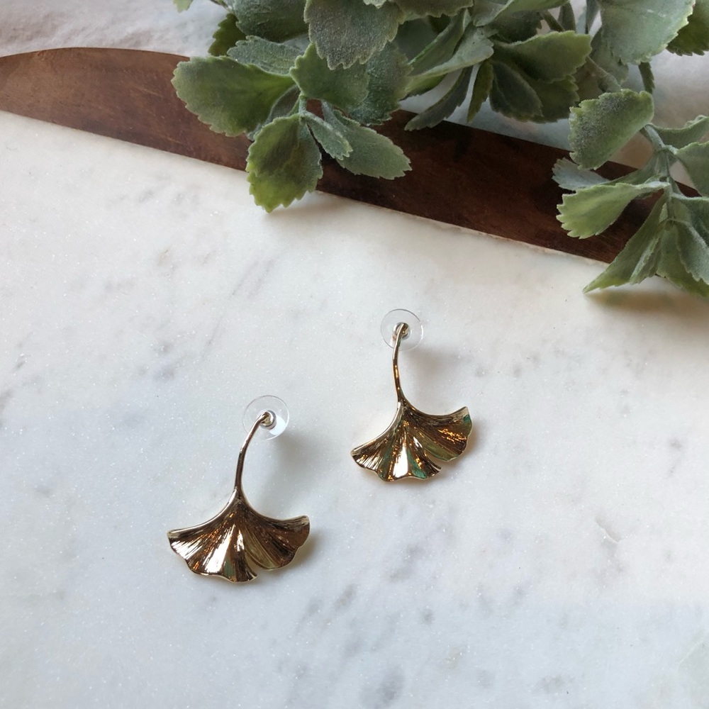 The Lana - Gold Textured Drop Earring